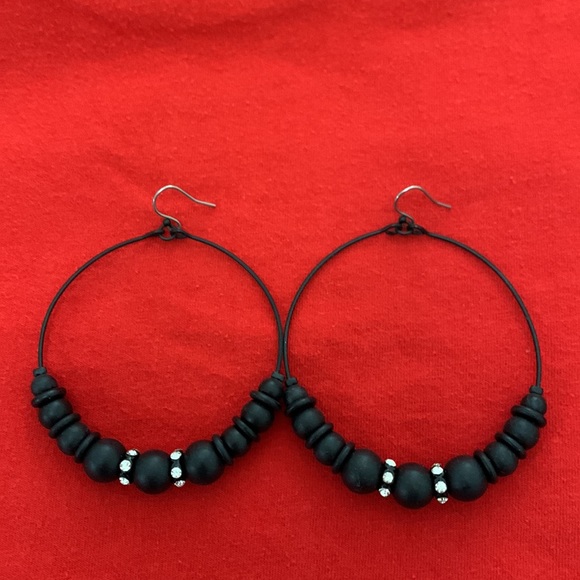 Beautiful stud earrings - Picture 2 of 4